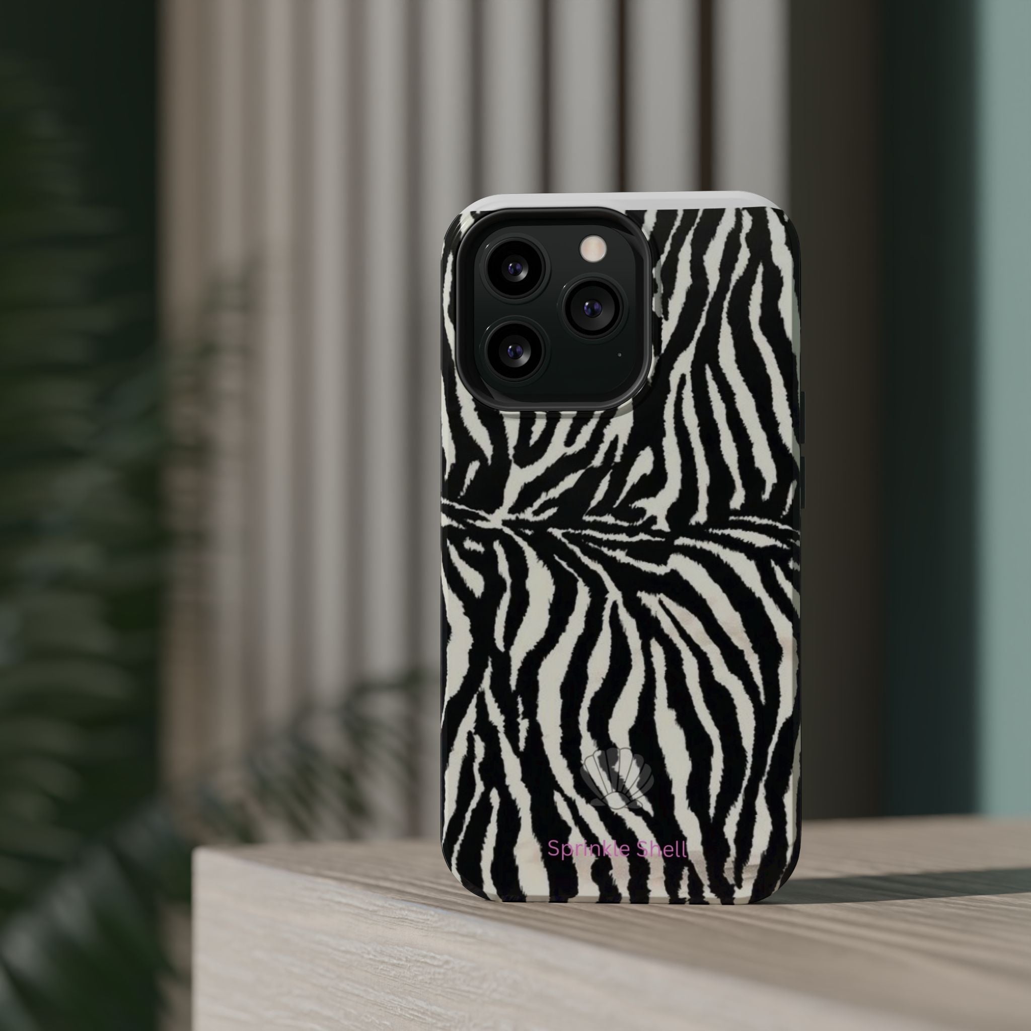 MagSafe black zebra print case