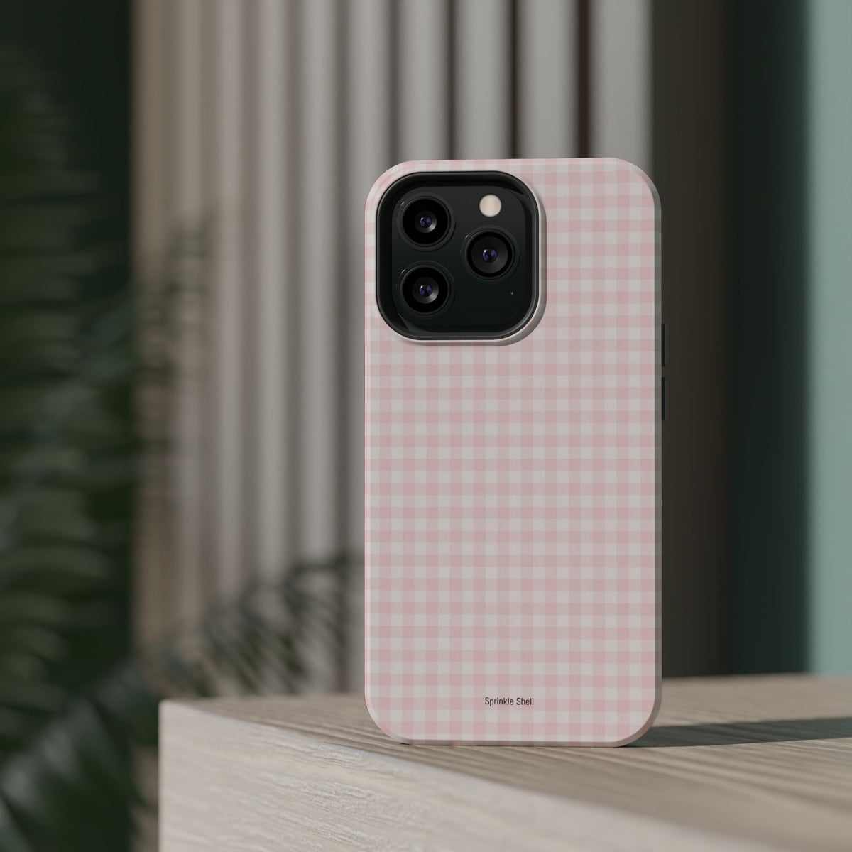 MagSafe light pink plaid case