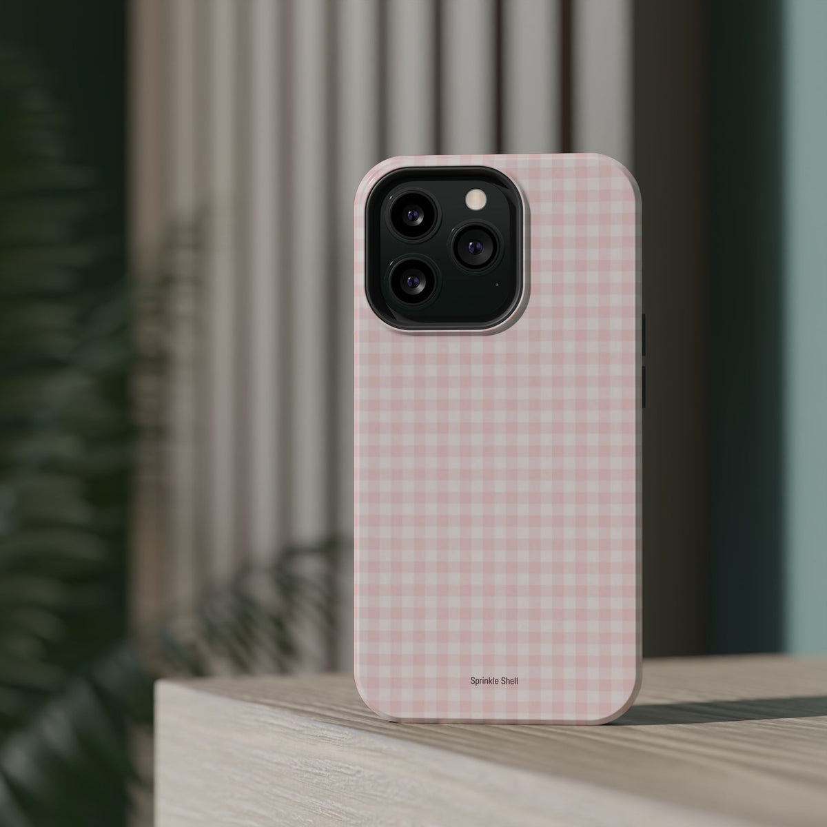 MagSafe light pink plaid case
