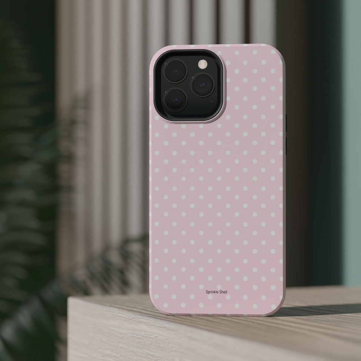MagSafe light pink polka dots case