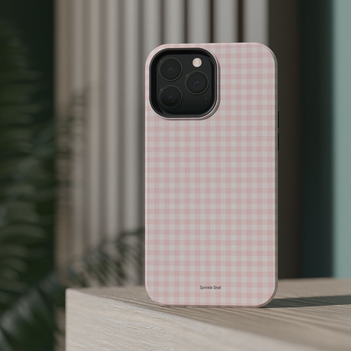 MagSafe light pink plaid case