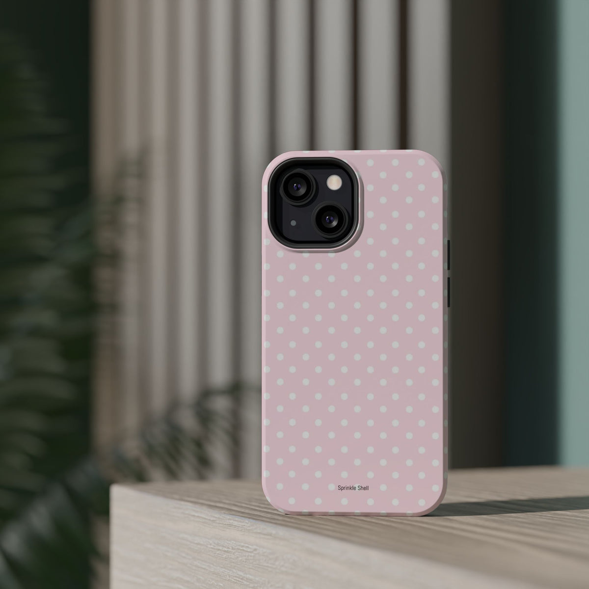 MagSafe light pink polka dots case