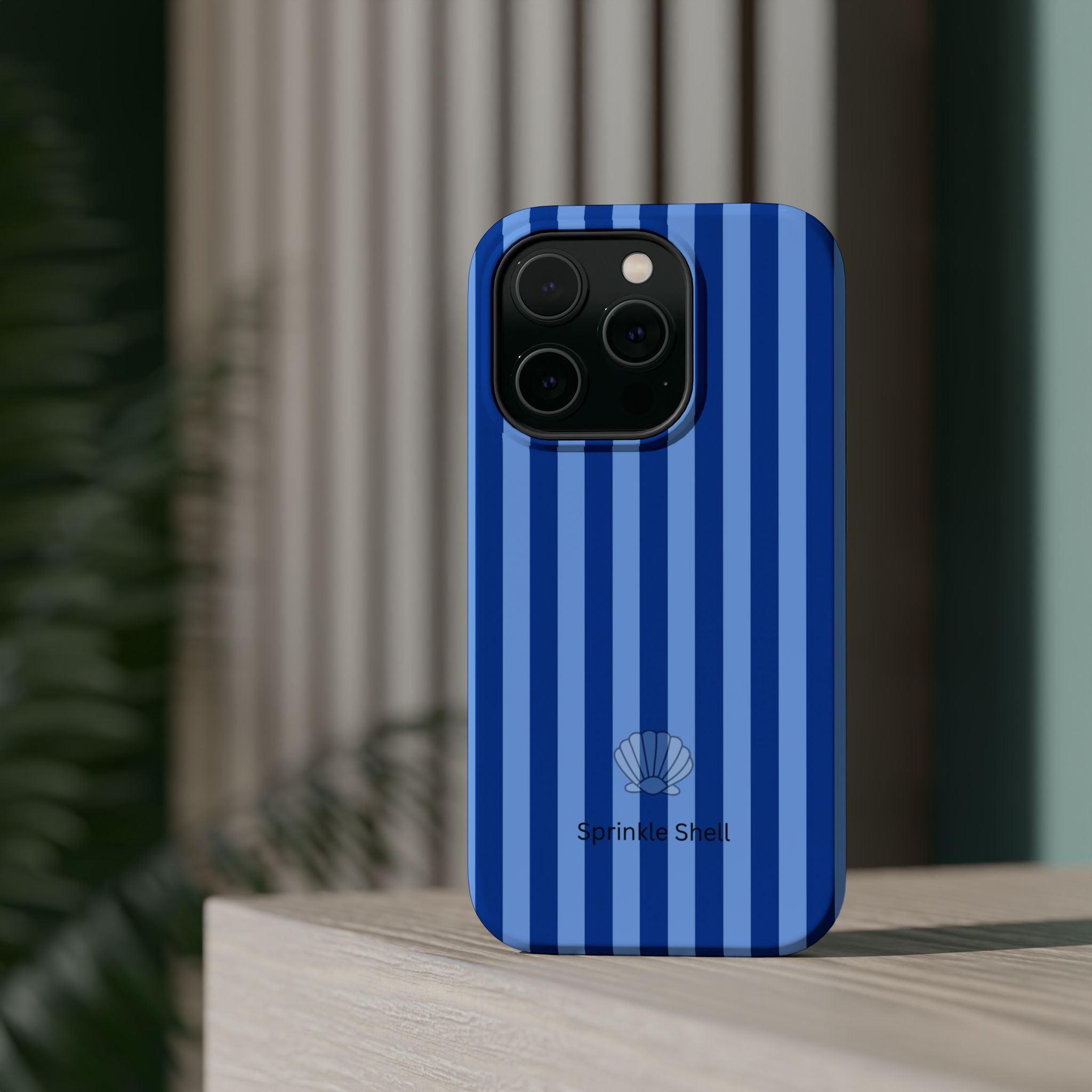 MagSafe blue striped case