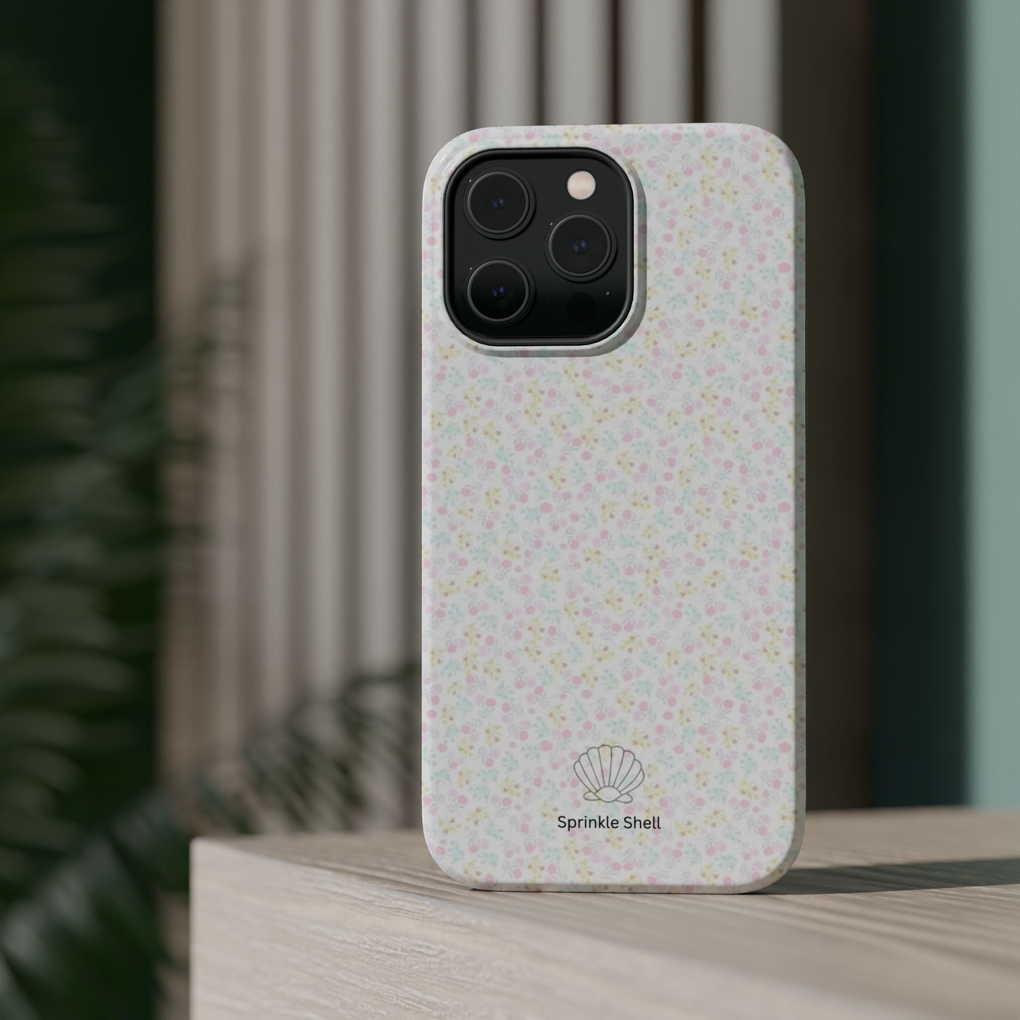 MagSafe small floral detail case