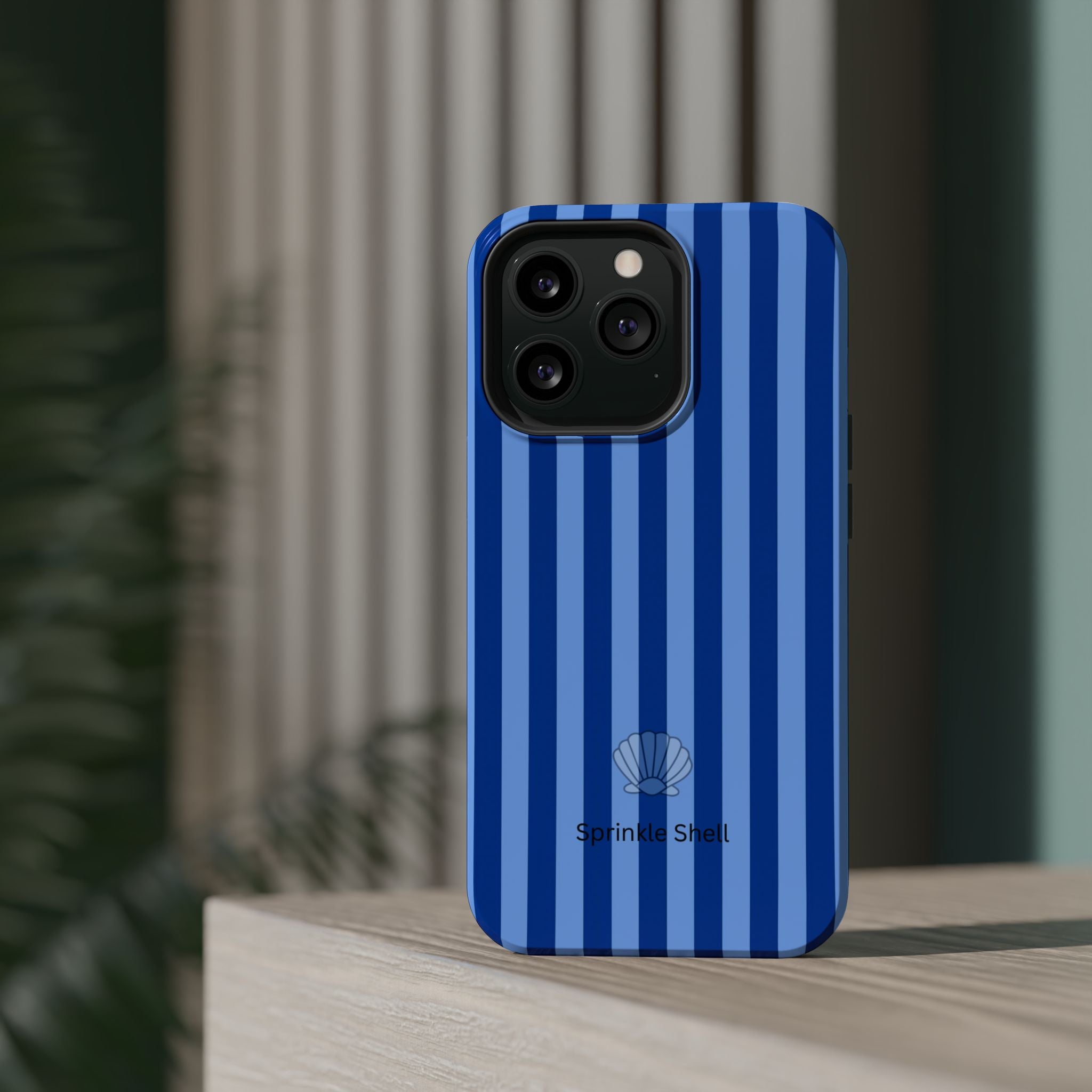 MagSafe blue striped case