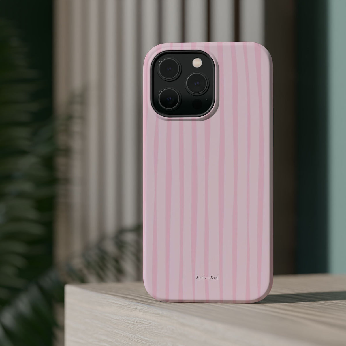 MagSafe pink uneven lines case