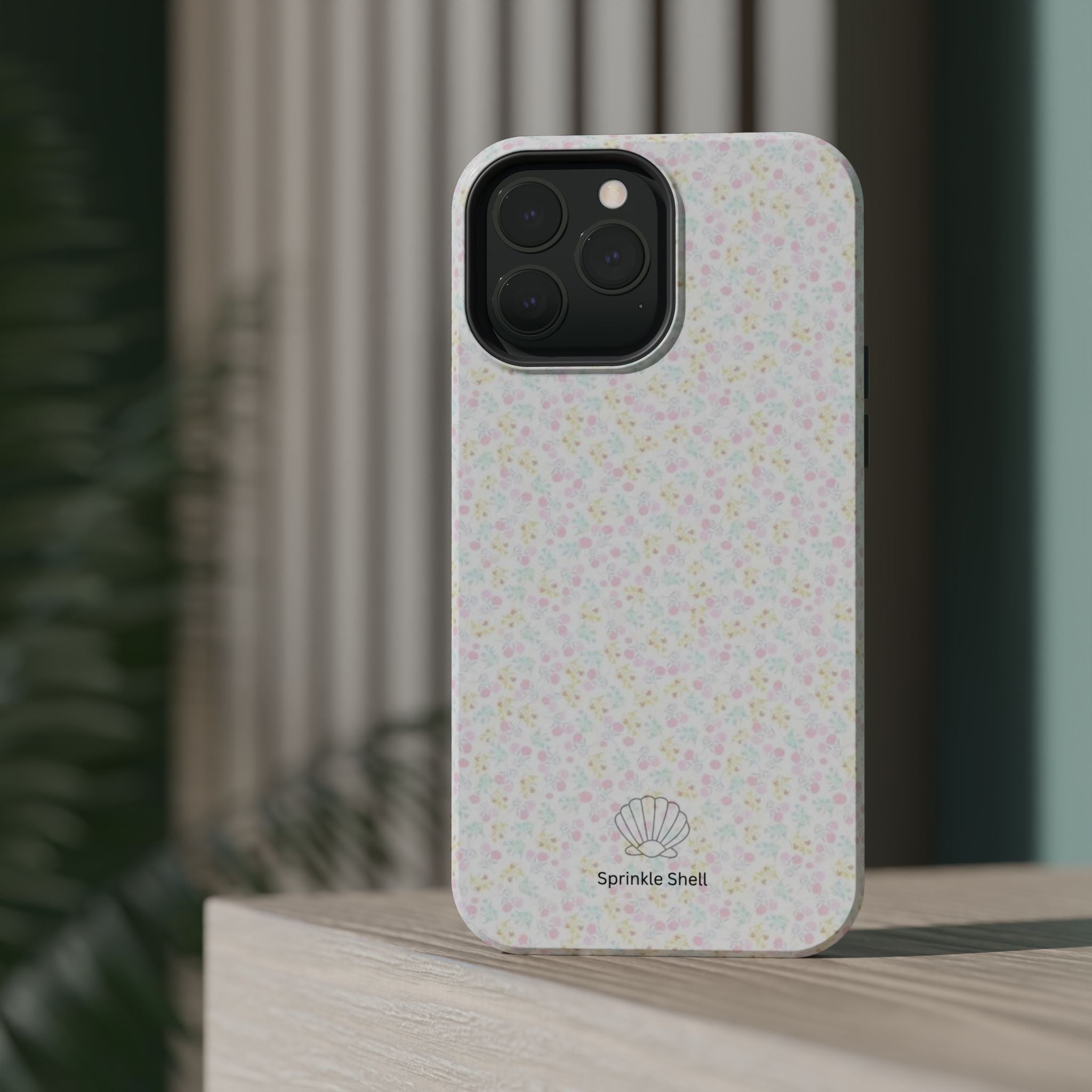 MagSafe small floral detail case