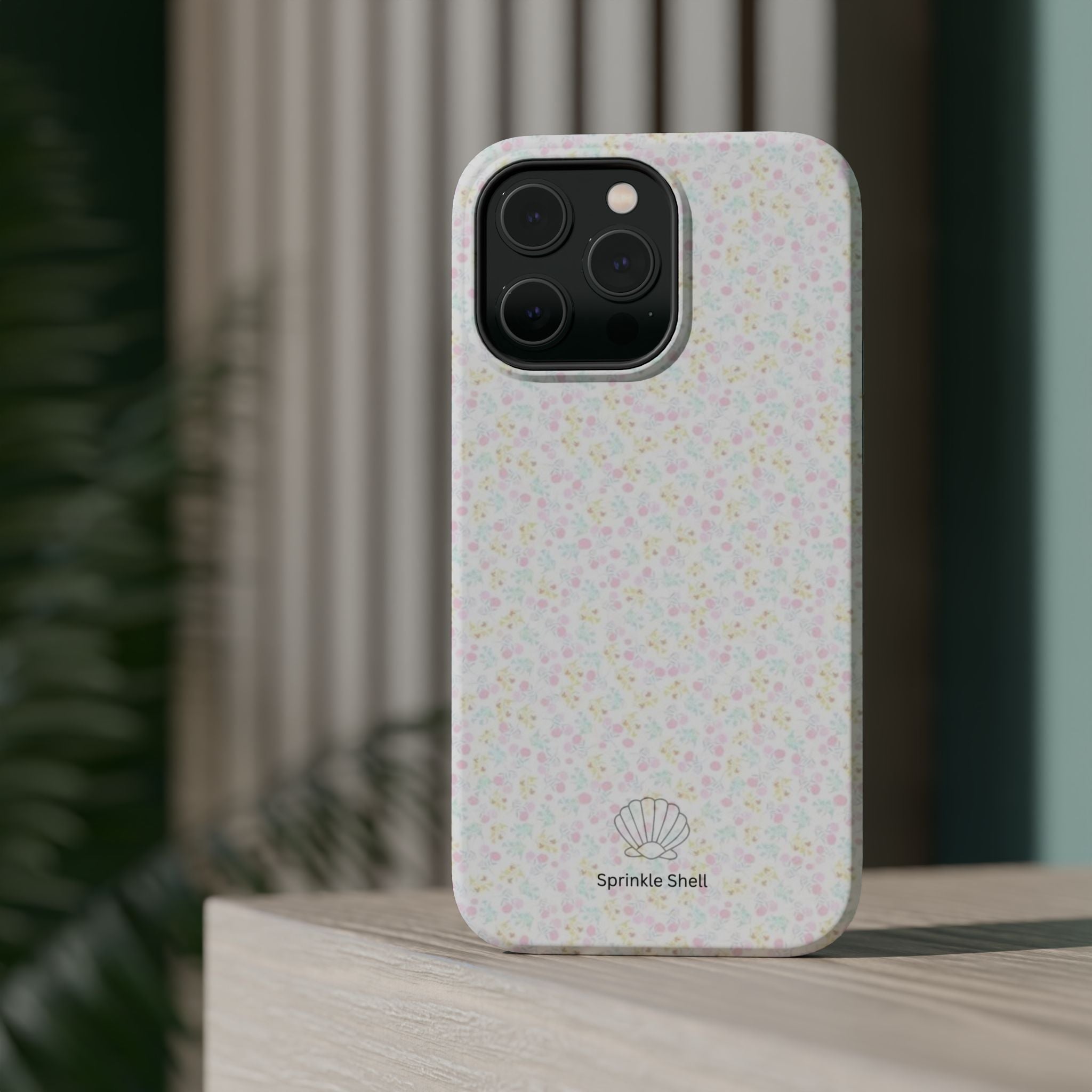 MagSafe small floral detail case