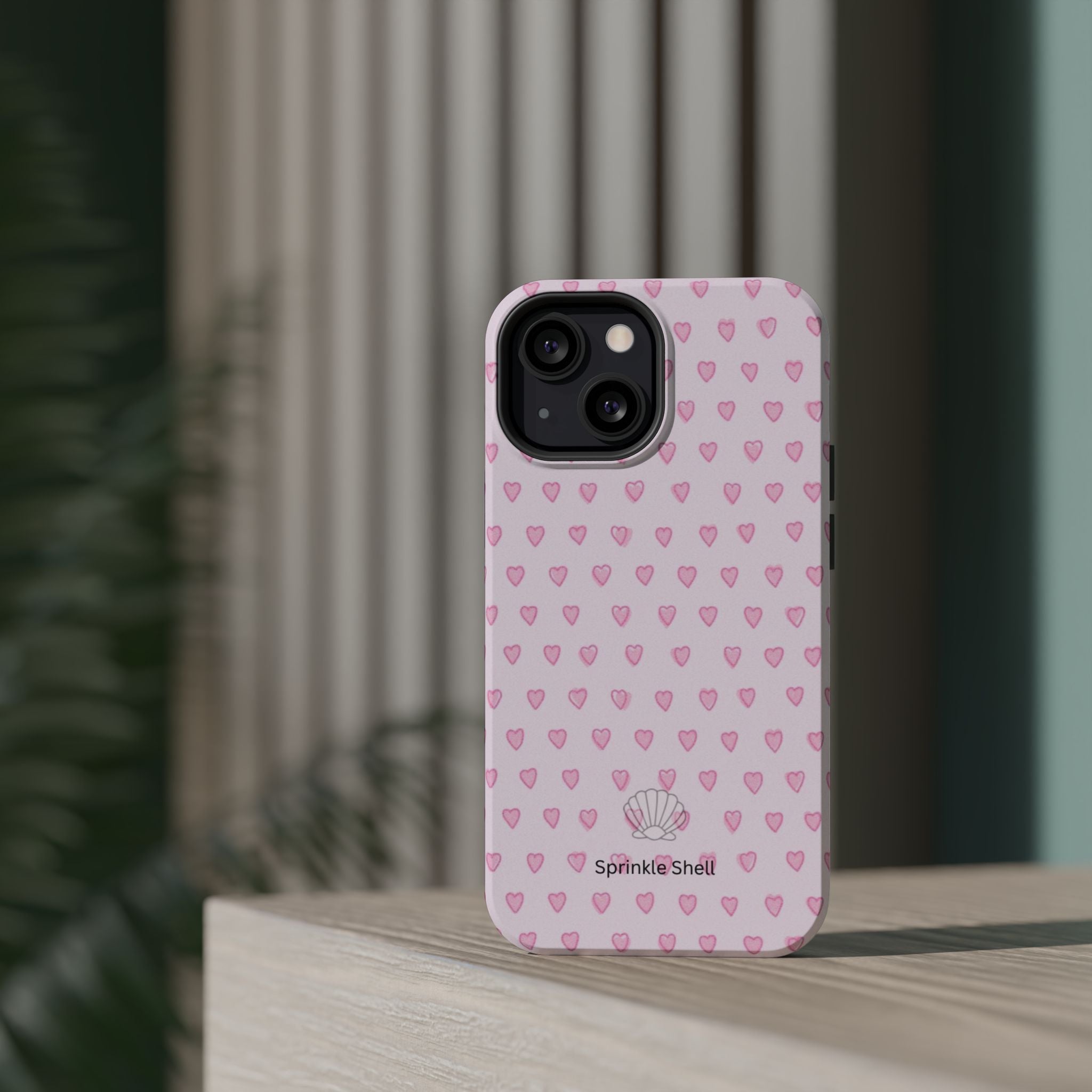 MagSafe pink hearts case