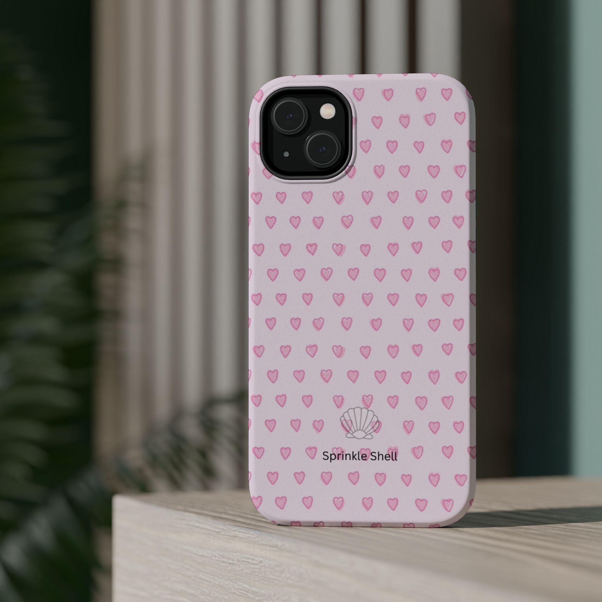 MagSafe pink hearts case