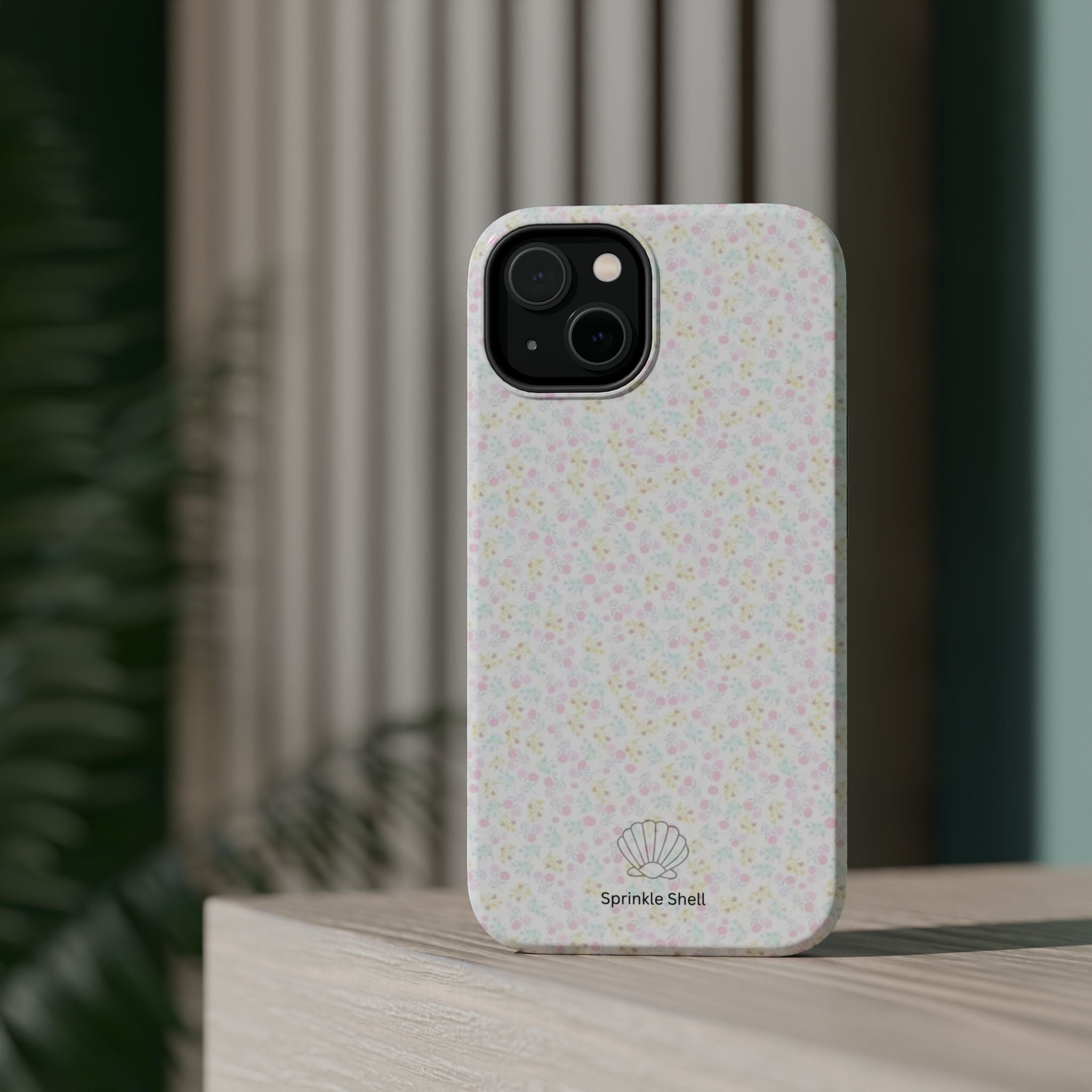 MagSafe small floral detail case